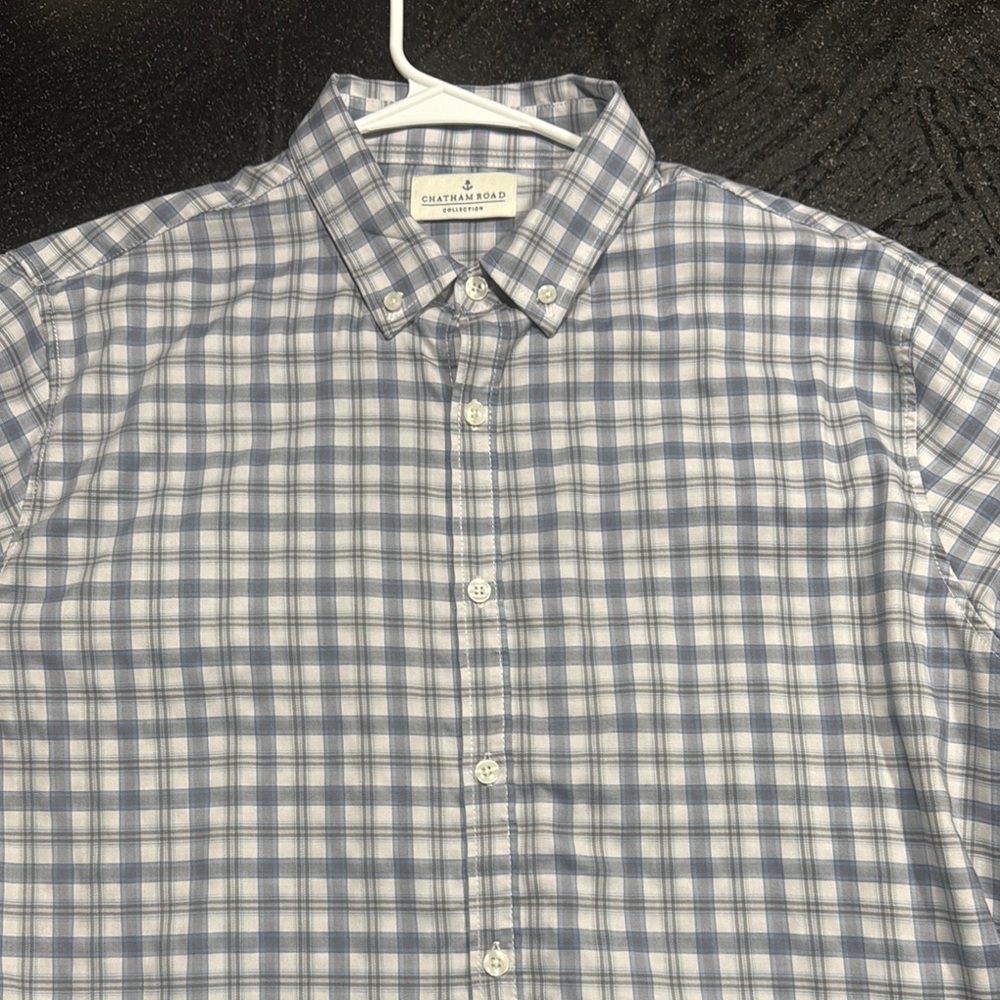 Men's Gray Checkered Button Down Shirt